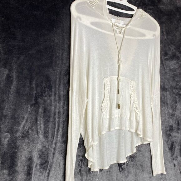 Kaitlyn‎ Pullover Hoody - Picture 4 of 8